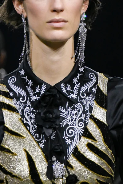 Look 15